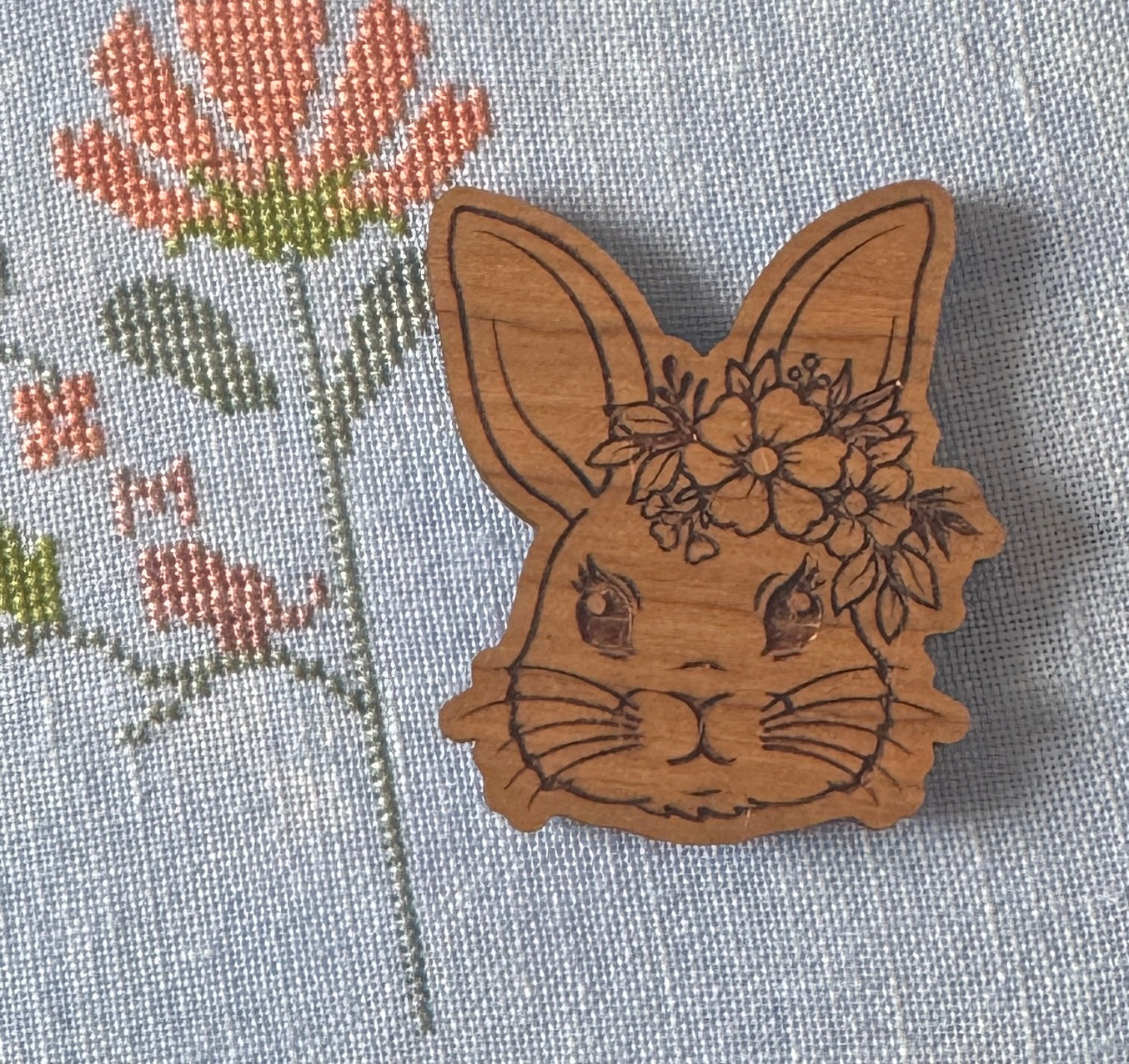 Spring Bunny Wooden Magnetic Needle Minder