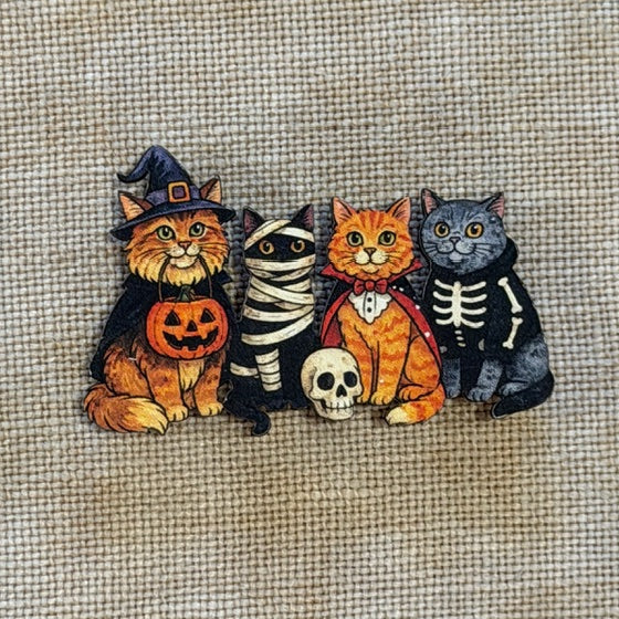Halloween Cats Wooden Magnetic Needle Minder