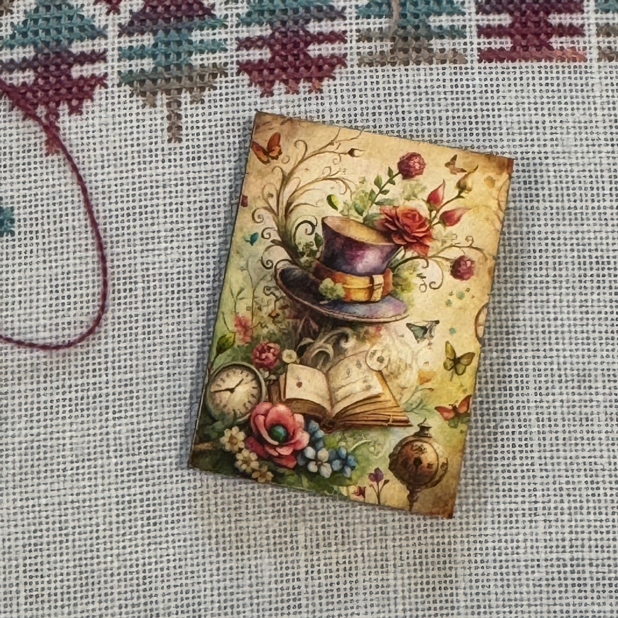 Mad Hatter Wooden Magnetic Needle Minder