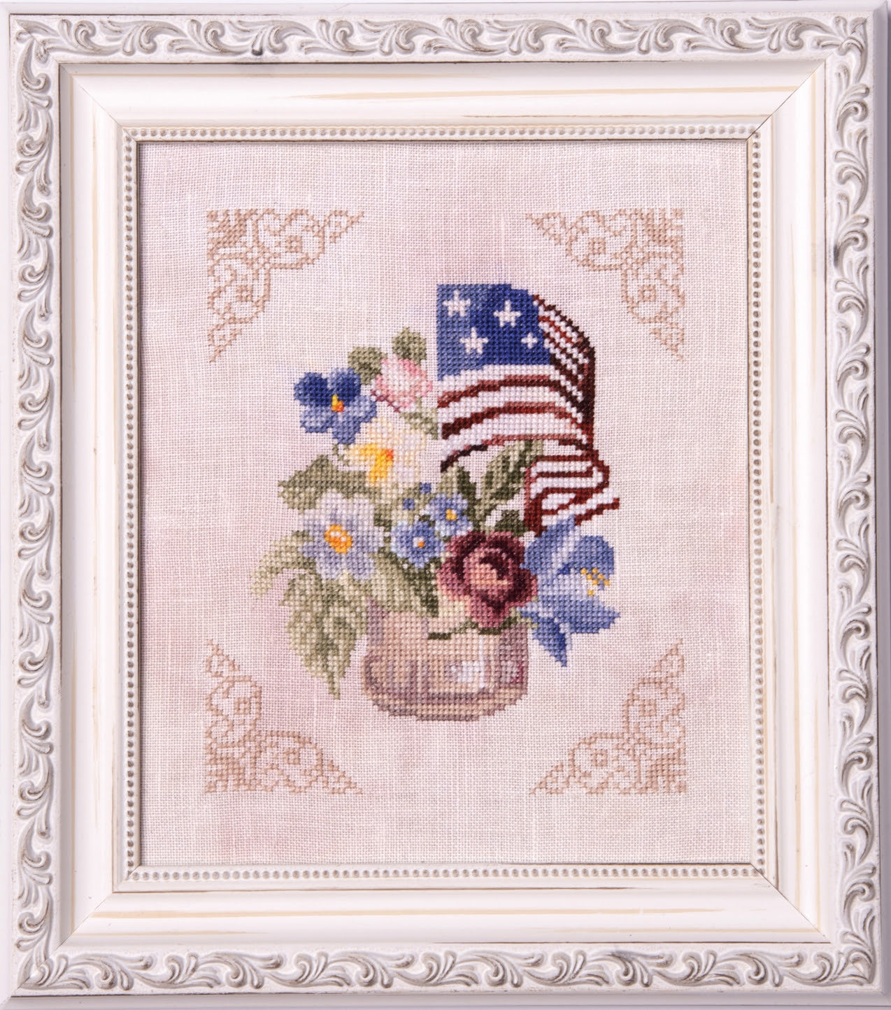 Patriotic Bouquet - Samplers and Primitives - Cross Stitch Pattern
