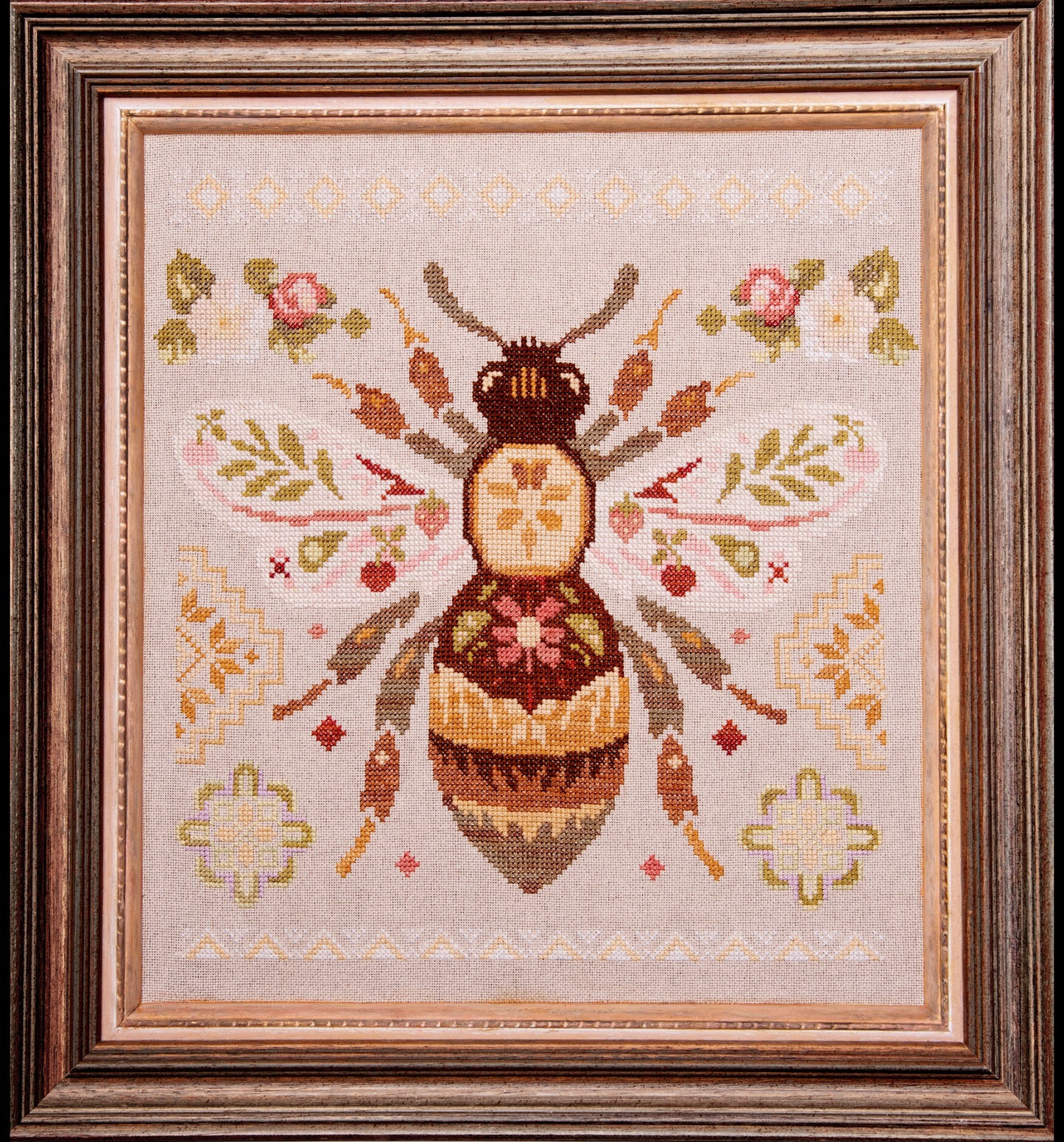 Queen Bee - Samplers and Primitives - Cross Stitch Pattern