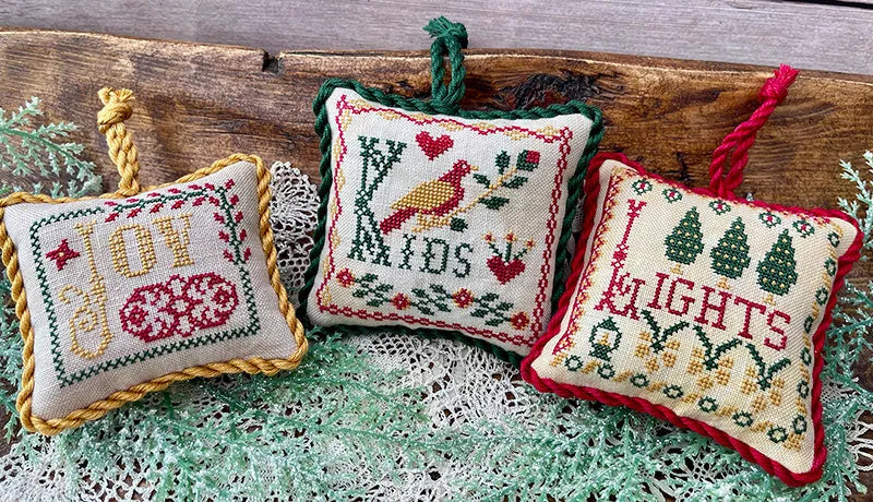 Vintage Christmas Alphabet 5 - Jan Hicks Creates - Cross Stitch Pattern, Needlecraft Patterns, The Crafty Grimalkin - A Cross Stitch Store