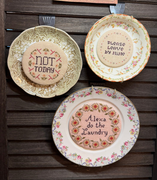 Plate-I-Tudes Subtle Cues - Heartstring Samplery - Cross Stitch Pattern