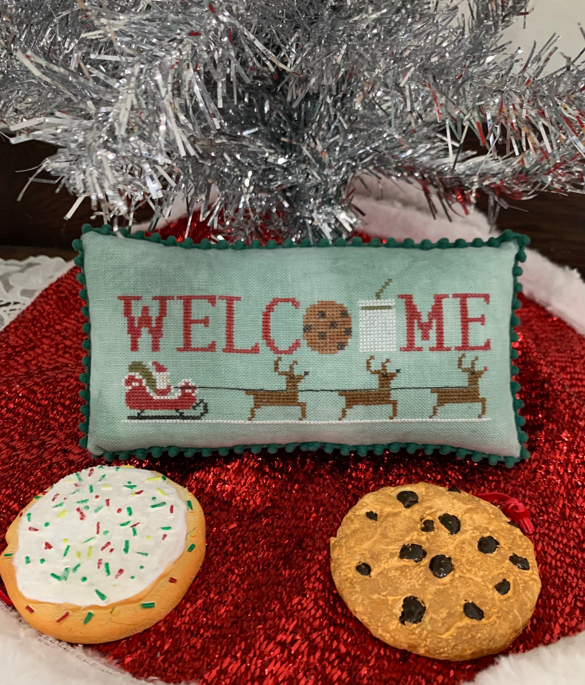 A Treat for Santa - Needle Bling Designs - Cross Stitch Pattern, Needlecraft Patterns, The Crafty Grimalkin - A Cross Stitch Store