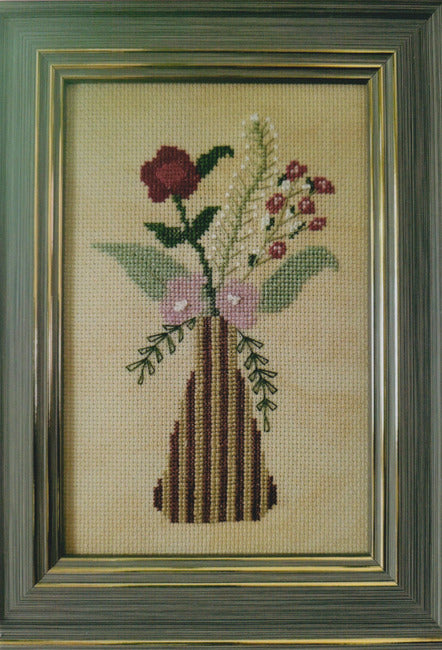 Colonial Centerpiece - By the Bay Needleart - Cross Stitch Pattern