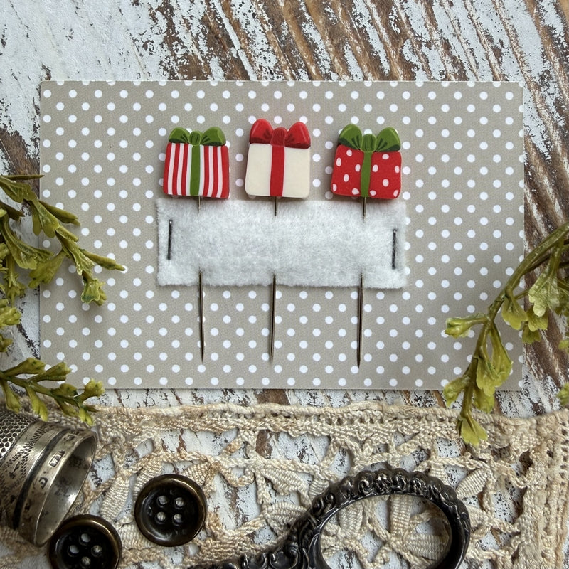 PREORDER Christmas Gifts - Puntini Puntini Pin Set