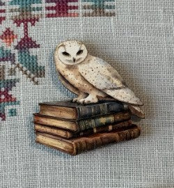 Owl on Books Wooden Magnetic Needle Minder