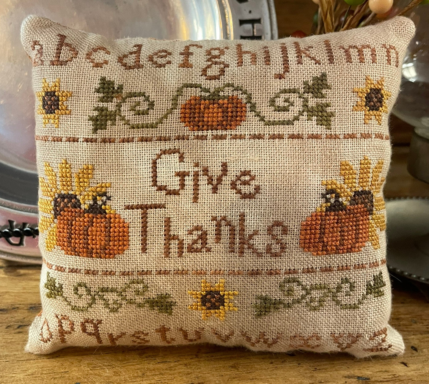 Give Thanks Sampler Pillow - Mani Di Donna - Cross Stitch Pattern