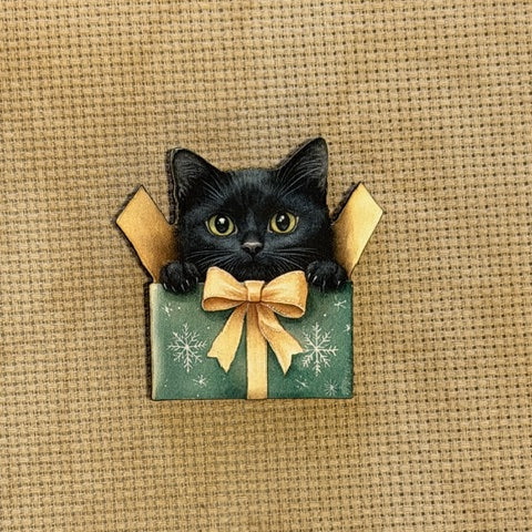 Black Cat Christmas Present Wooden Magnetic Needle Minder