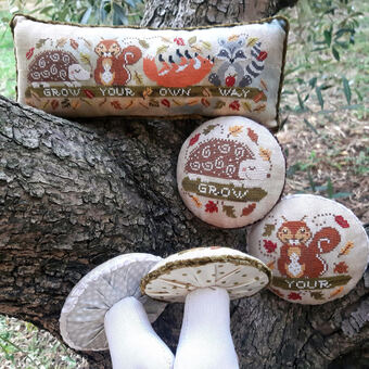 Grow Your Own Way Part 1 Hedgehog and Squirrel - Romy Creations  - Cross Stitch Pattern