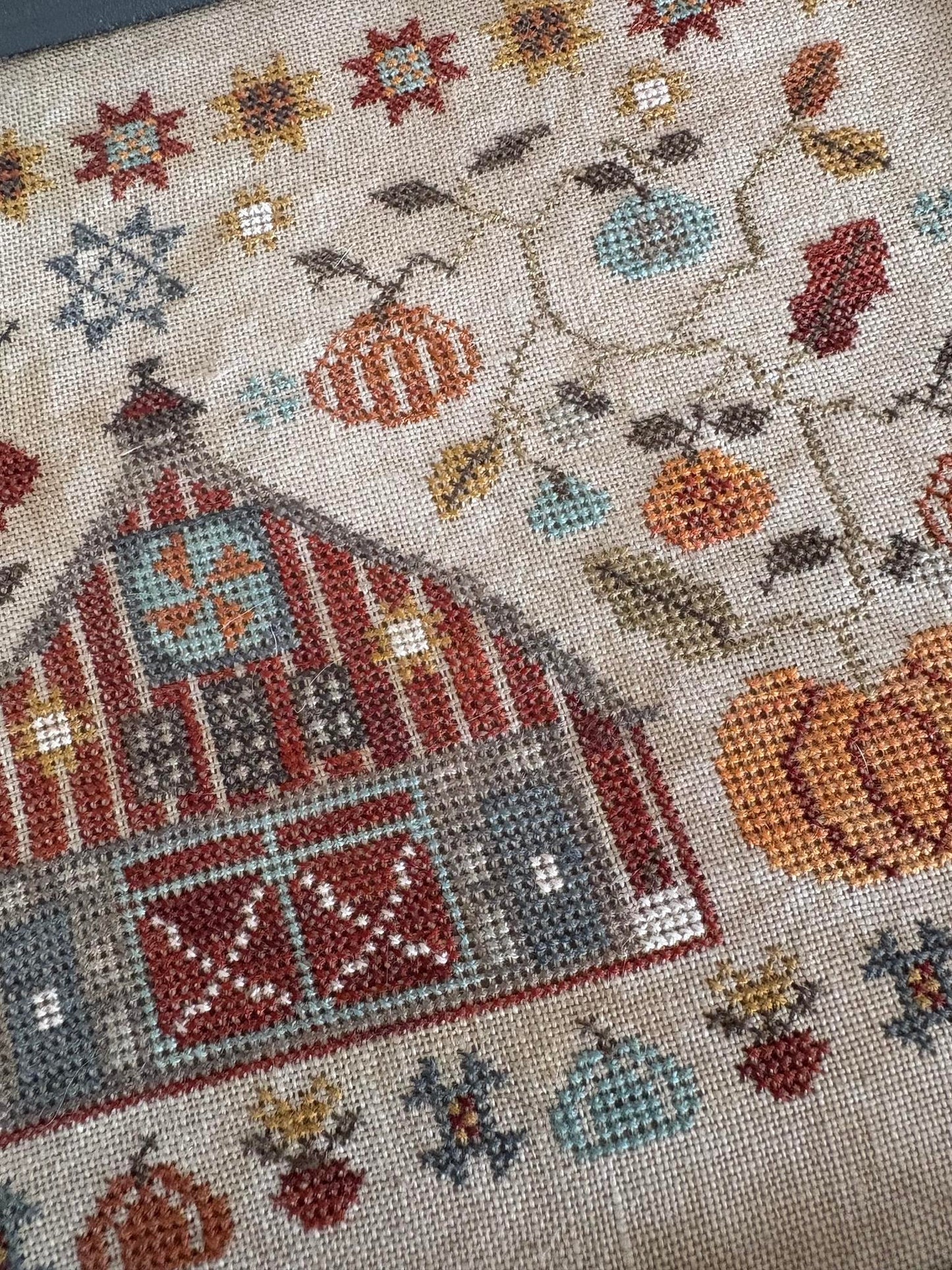 Autumn Quilt Barn - Pansy Patch - Cross Stitch Pattern