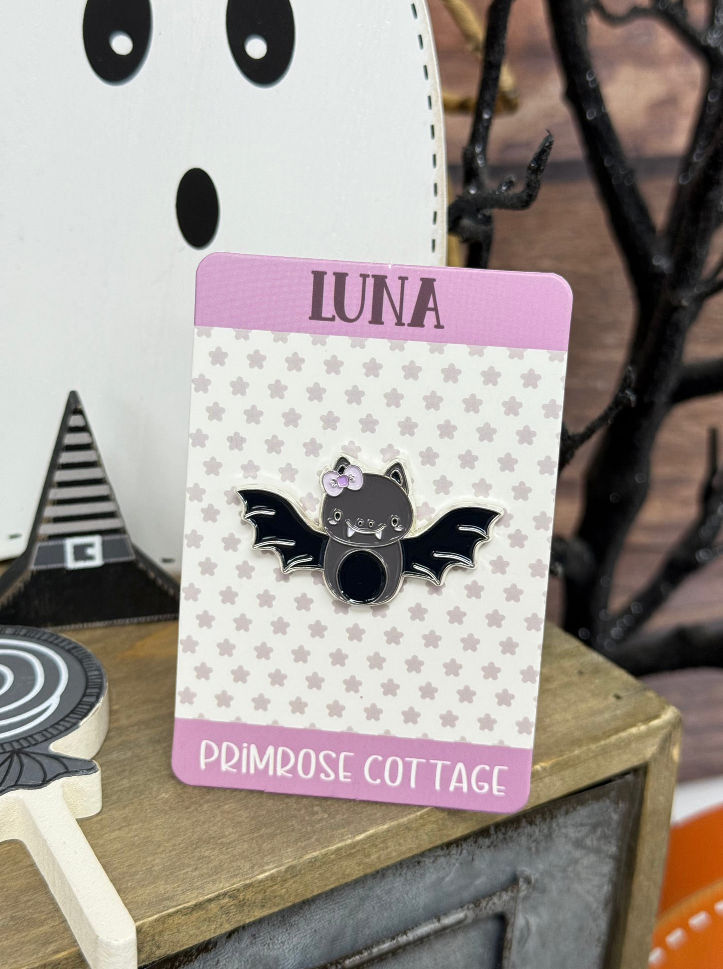 Luna - Primrose Cottage Needle Minder